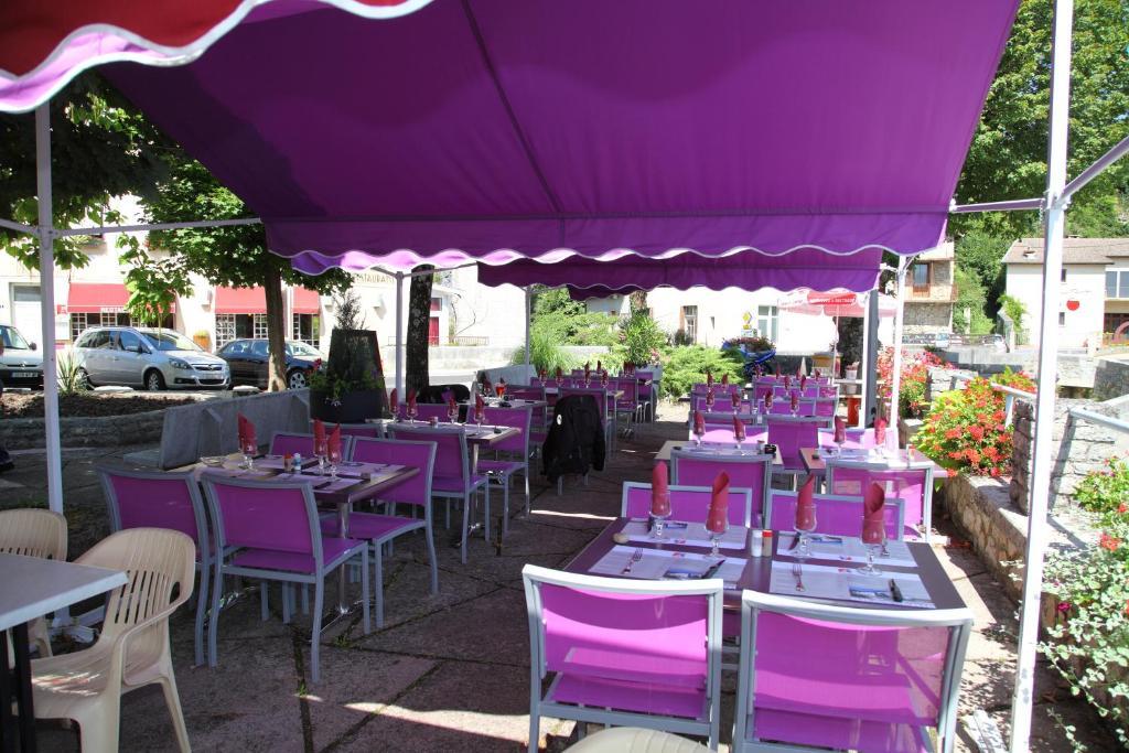 Hotel Rome Saint-Nazaire-en-Royans Exterior foto