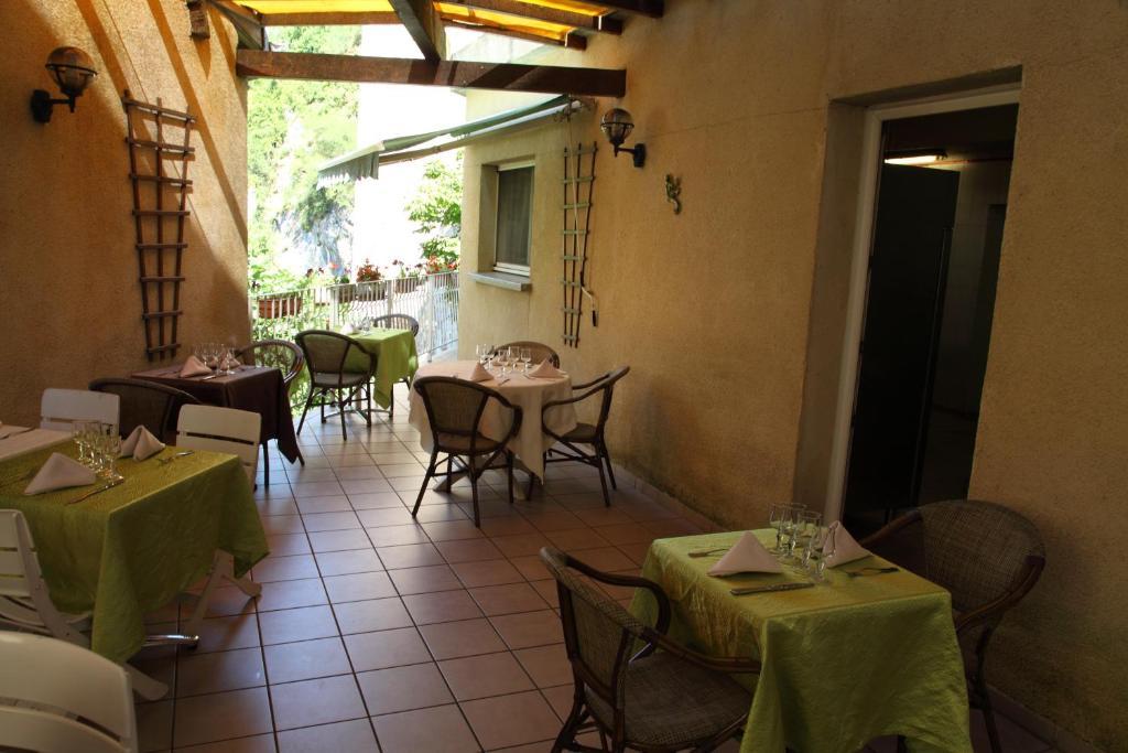 Hotel Rome Saint-Nazaire-en-Royans Exterior foto