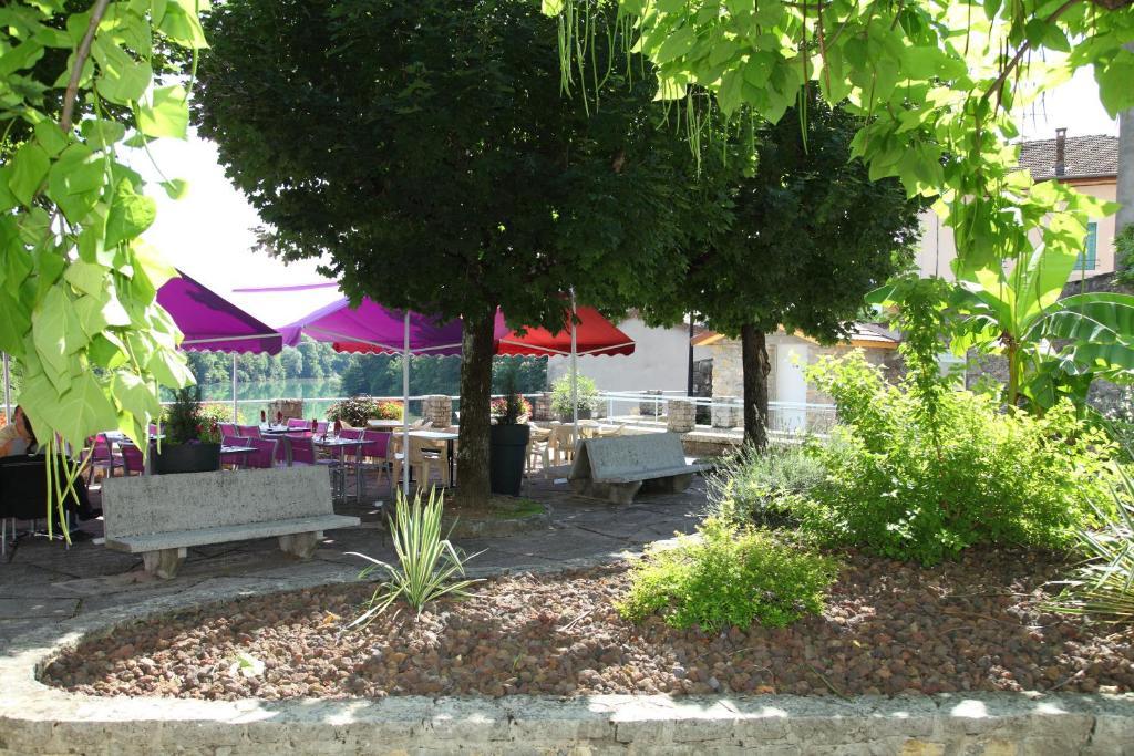 Hotel Rome Saint-Nazaire-en-Royans Exterior foto